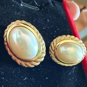 Authentic Vintage Dior Gold and Cream Clip-On Earrings